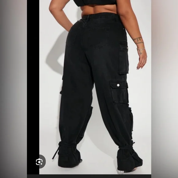Fashion Nova Black Flare Cargo Jeans - Picture 2 of 8